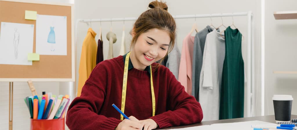 how to become a fashion designer